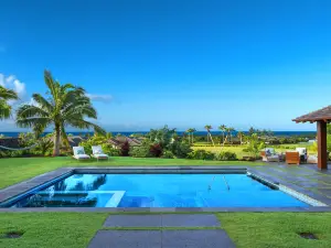 Tropical Oasis with Private Pool and Outdoor Kitchen - Elegant Retreat