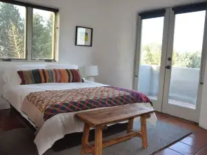 Big Sky Marfa - Quiet, Spacious Adobe with Spectacular WtX Views!