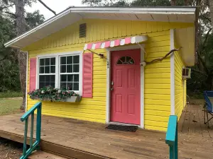 Nature Coast Inn and Cottages