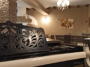 Eden Lounge Restaurant & Pension