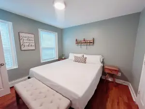 Charming 3-Bedroom 1.5 BTH Apartment Steps from Train to NYC in Lovely Montclair