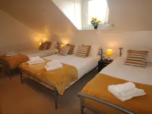 Lundwood House Barnsley by Smart Corporate Stays