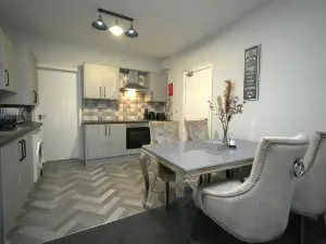 Telford Tranquility Apartment Flat 3 for 4 Guests