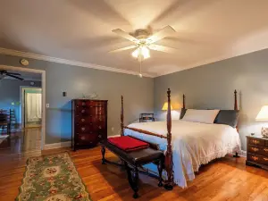 Vintage Charm in the New River Gorge