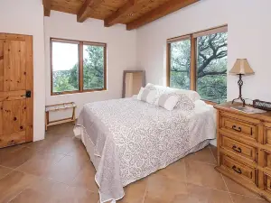 360° View Private Santa Fe Mountain Retreat