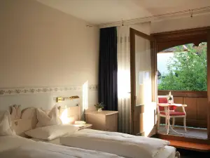 Glocke Weingut Und Hotel