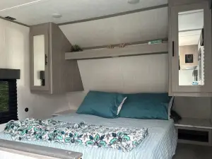 Cozy camper with AC and WiFi in delightful Old Fort