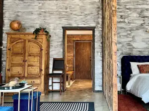 Sequoia:  Mountainside Retreat!  Seen on HGTV!