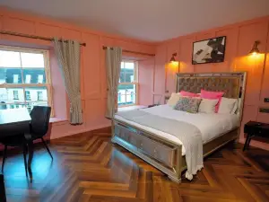 Woolen house