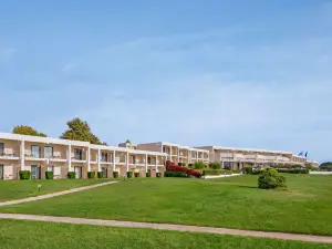 Ramada Plaza by Wyndham Thraki