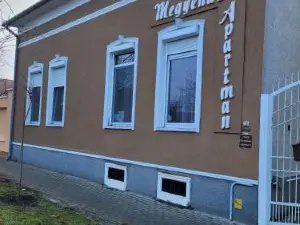 Megyehaz Apartman