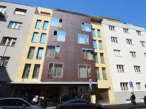 Hotel Avance