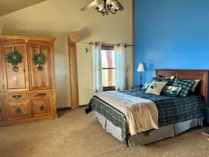 Breathtaking Log Home on Your Own Mountaintop with stunning, panoramic views!