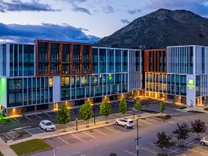 Holiday Inn QUEENSTOWN REMARKABLES PARK by IHG