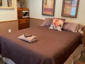 Kara Creek Ranch - 2 bed cabin