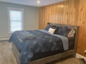 4 Br Mountain View Adventure on 15 Acres