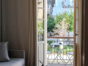 Amalie Suites