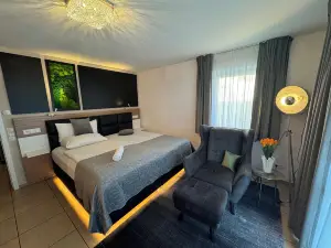 Boardinghouse Home - Adults Only -