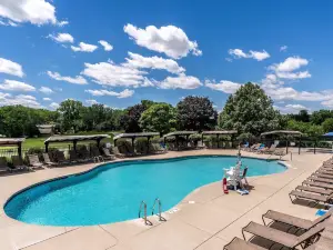 Gorgeous 4 Bdr Home in Popular Abbey Springs!