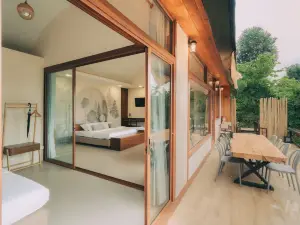 Baan Nhuer Mek