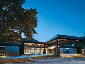 Courtyard Dallas Richardson at Spring Valley