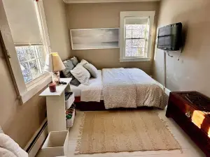 Steps from the Hudson River- Cozy & Comfy Sums up This 3 Bedroom 2 Bath Home.