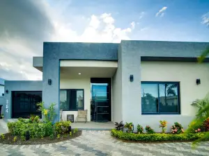 Sun-Soaked Paradisiac Escape 3Br Private Beach Pool