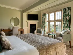 Fanhams Hall, Exclusive Collection