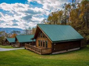 ✧Queen Cabin - wait until you see the BATHROOM!