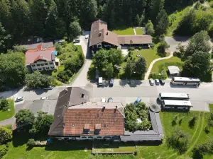 Pension Almhof Baumgarten酒店