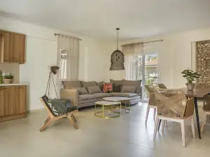 Meliti Waterfront Suites
