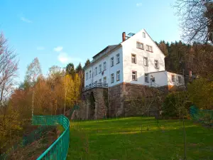 Die Burg Schöna - in a National Park