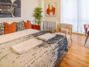 Festival Place Modern Town Center Apt