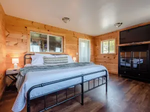 Secluded Experience at The Sugar House on The Naples Maple Farm - Sleeps 12