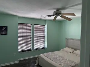 Spacious 2 bedroom with balcony
