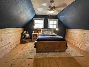Cozy Blue Jay Nest Retreat