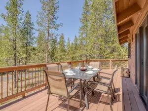 Sunriver Treehouse - Meredith Lodging