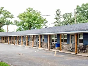 Lakes Inn