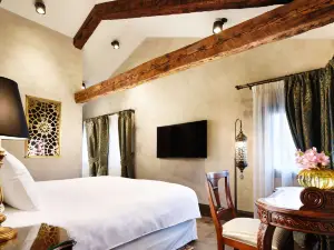 Empress Theodora Apartments