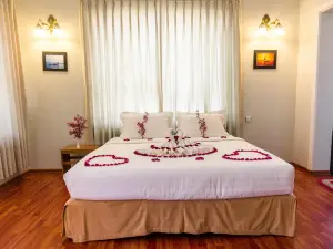 Westay @ the Grand Nyaung Shwe Hotel, Inle Lake