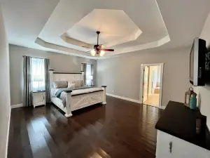 Private & Cozy Home, Close to Lake
