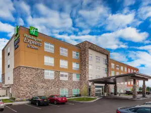 Holiday Inn Express & Suites Rice Lake by IHG