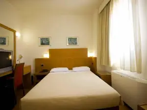 Diana Hotel