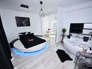 Lux: Jacuzzi Pat Rotund Semineu Oglinda pe Tavan
