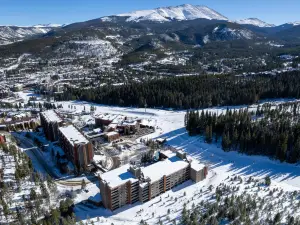 Family-Friendly Ski-In Ski-Out 2BR | Beaver Run