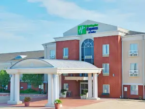 Holiday Inn Express & Suites LIVINGSTON by IHG