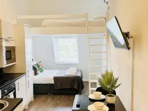 Fox House Studios, Aparthotel