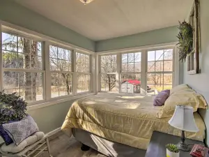 Quiet Escape w/ Hot Tub, 5 Miles to Raystown Lake!