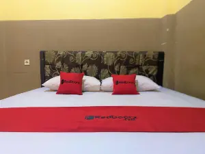 RedDoorz @ Wisma Sentosa Palopo