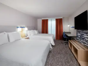 การ์เนอร์ โรงแรม เพคอส บาย IHG